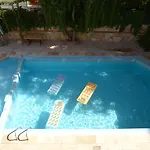 City Hotel Hotel 2*