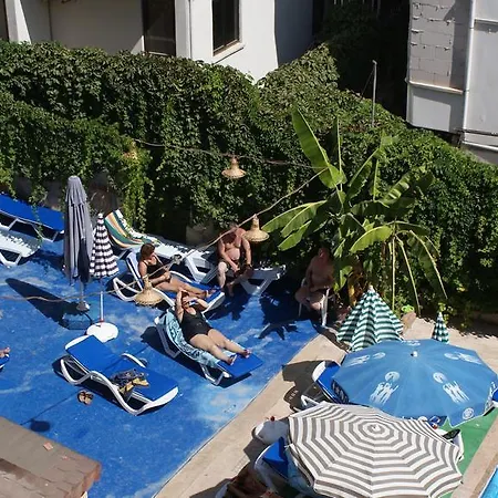City Hotel Hotell 2*