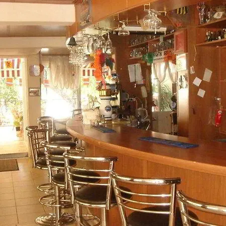 City Hotel Ξενοδοχείο Κουσάντασι